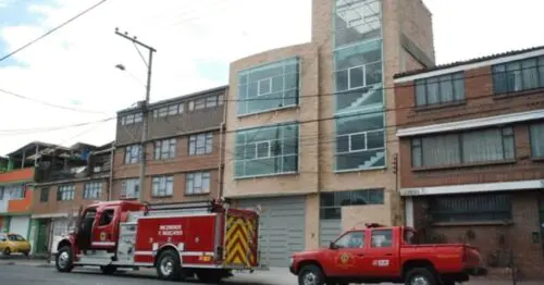 ESTACION DE BOMBEROS KENNEDY ESTACION DE BOMBEROS KENNEDY